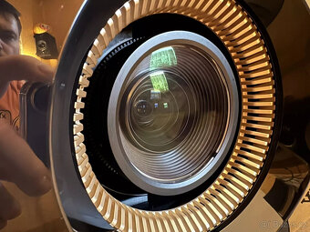 Sony VPL-VW570ES beamer 4k uhd 3D High-end Beamer - 3