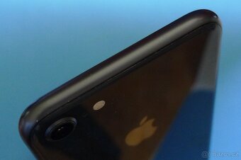 Apple iPhone SE 2020 128GB Baterie 78% - 3