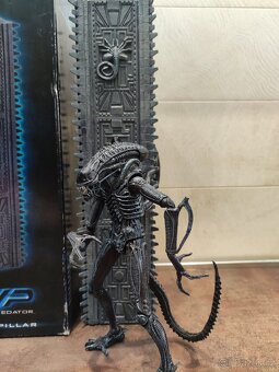Neca chrámové sloupy Vetřelec vs Predátor - 3