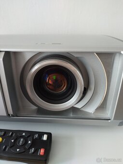 LCD projektor Sanyo PLV Z4 - 3