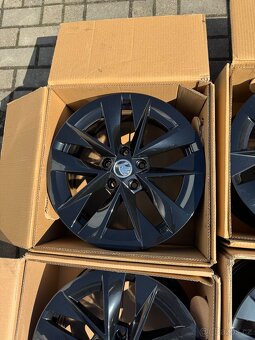 ORIGINÁL Alu Škoda ROTARE R17, 5x112 - TOP STAV - 3