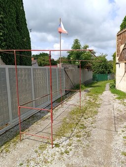 Prodám dva prodejní stánky, kovová konstrukce, bez plachty - 3