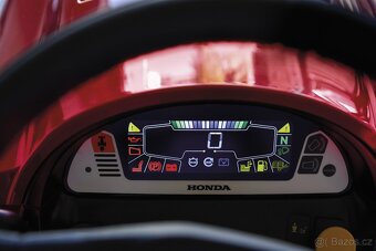 Zahradní traktor Honda HF2417 HM - 3