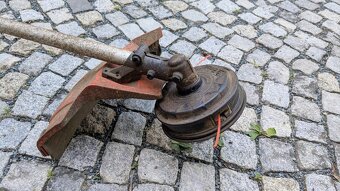Křovinořez Oleo-Mac BC 240 T se ZADŘENÝM MOTOREM - 3