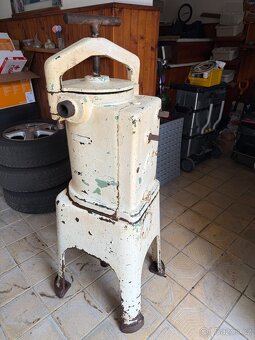 Mechanická plnička klobás - 3