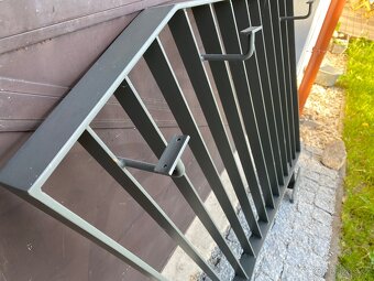 Kovové zábradlí – 2 ks, NOVÉ, nepoužité - 3