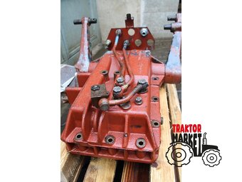 Zetor Crystal víko hydrauliky starý typ - 3