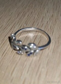 Nový dámský stříbrný prsten prstýnek 925 s lístečky vel 56 - 3