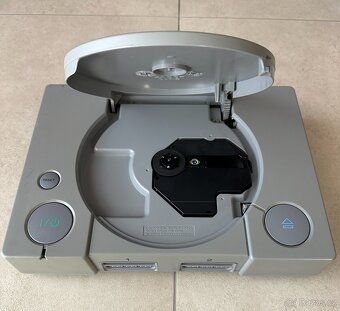 Playstation 1 scph 5502 PAL + volant s pedály a hra - 3