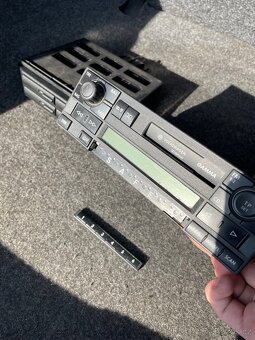 Radio a držák kazet do golf mk4 - 3