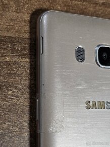 Samsung Galaxy J5 (2016) - 3