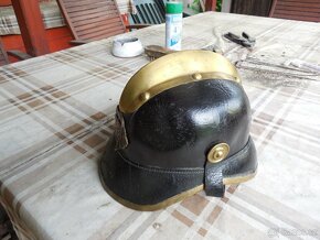Stará hasičská helma s ČSR znakem 1.republika-luxus - 3
