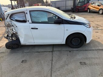 Toyota Aygo X 1.0i 2018 129TM klima pojizdne - 3