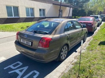 Toyota Avensis liftback - 3