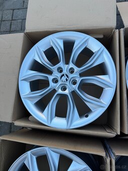 ORIGINÁL Alu Škoda CRATER R19, 5x112 - TOP STAV - 3