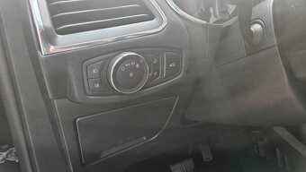 Ford Galaxy 2.5i HEV Titanium 7 míst AT - 3