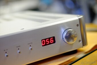 KRELL -  starsi vyborne hrajici  high end zesilovac - 3