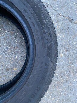 Pneu 215/65/16 - 3