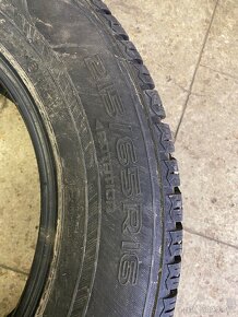 1x zimní pneu Nokian WR SUV 4 215/65 R16 98H - 3