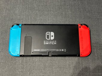 Nintendo Switch + 7 her + 2 ovladače JoyCon - 3