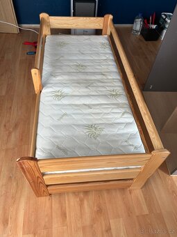 Dětská postel - dřevěná s matrací - 3