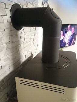 Prodám krbová kamna s výměníkem - 3