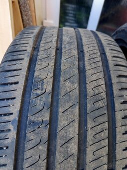 245/40/18 - 3