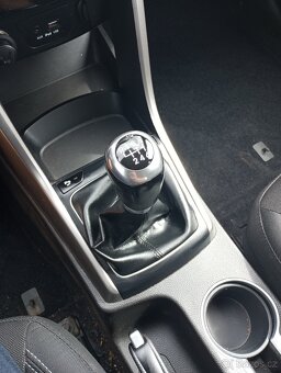 Hyundai i30 1,6i 88 kW kombi - 3