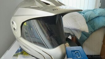 Přilba na enduro nebo čtyřkolku - 3