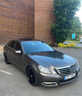 Mercedes Benz W212 E250 sedan - 3