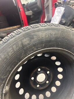 Zimní pneu Michelin + plechové disky R15 - 3