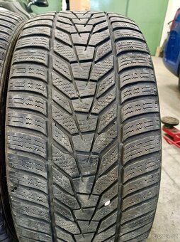 245/40 R19 zimní Hankook Winter iCept Evo3 - 3