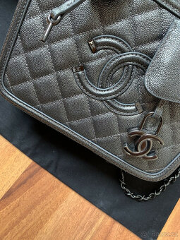Kožená kabelka Chanel Vanity - 3