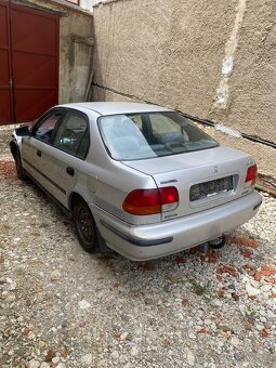 Honda civic 1.5 84kw - 3