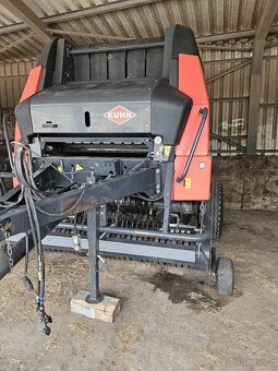 Lis na kulaté balíky KUHN VB 2160 - 3