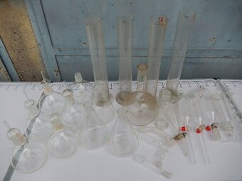 Sklo laboratorní, chemické, konvolut, větší množství - 3