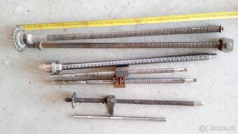 Vodící tyče, trapézové šrouby. - 3