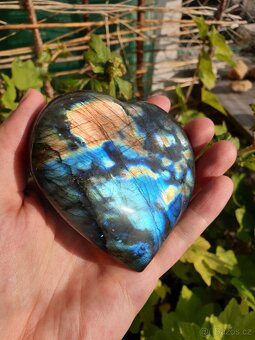 Labradorit - přes 0,4 kg srdce, stojánek zdarma - 3