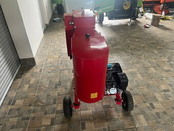 Motorový špalíkovač a drtič větví PORTOS 03 - 3