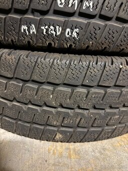 2x Zimni pneu r16 205/75/16C - 3