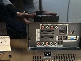 LCD televize Samsung 32" – LE32R86BD + DVB-T2 set-top box - 3