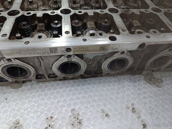 Hlava motoru BMW - 3