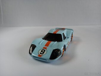 HOT WHEELS - 1967 FORD GT40 Mk.IV -GULF -POZRI DETAILNÉ FOTO - 3