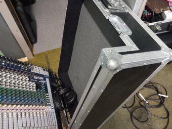 Prodám mix pult Soundcraft Signature22 + case - 3