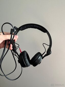 Sluchátka Sennheiser HD 25 černá - 3