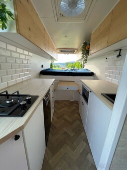 Iveco Daily – Soběstačná obytná dodávka - 3