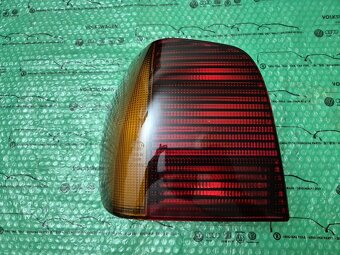 levé zadní světlo kouřové (zatmavené) VW Polo 6N 6N0945095B - 3