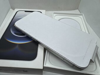 Nový iPhone 16e 128GB White, Apple záruka, komplet - 3
