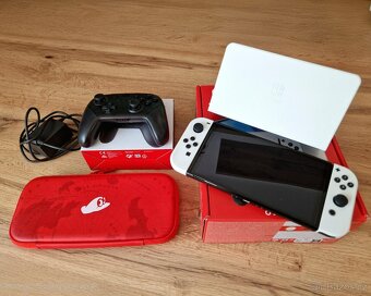 Nintendo Switch OLED v bílé barvě + 265 GB karta + Ovladač - 3