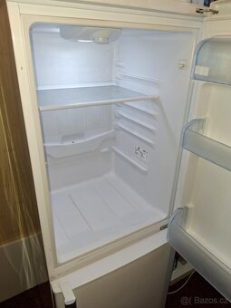 Lednice s mrazákem BEKO - 3